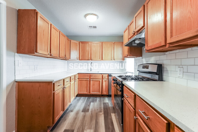 Building Photo - 4324 SE 39th ST