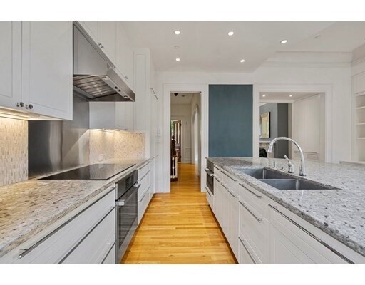Foto del edificio - 72 W Rutland Square