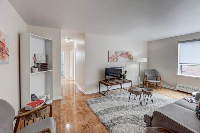 Photo du bâtiment - 1555 Birchmount Rd