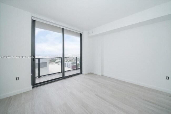 Foto del edificio - 55 SW 9th St