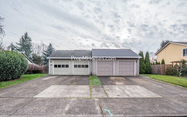 Foto del edificio - 5360 NE Windrow St