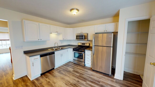 Foto del edificio - 2 Bed / 1.5 Bath Townhouse for Rent!