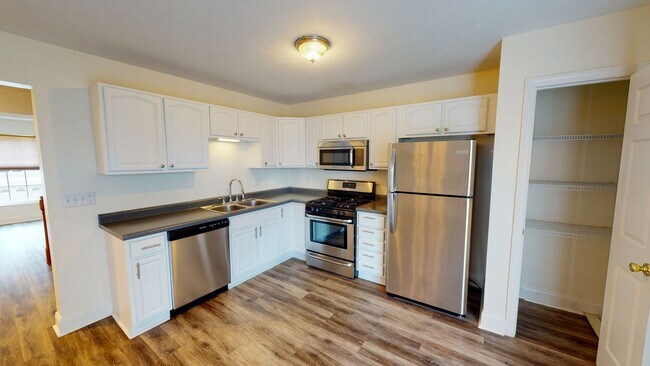 Foto del edificio - Two Bedroom Townhome available in Monaca,PA