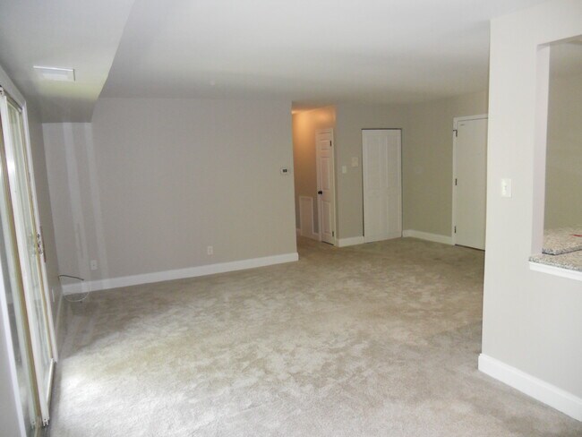 Living room - 7 Rockford Rd