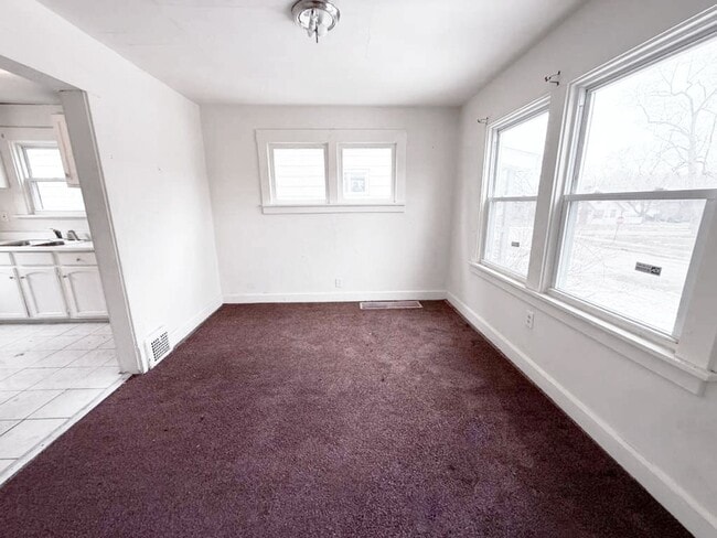 Building Photo - 3-BED, 1 BATH BEAUTIFUL SINGLE- FAMILY HOME IN MAPLE HEIGHTS!