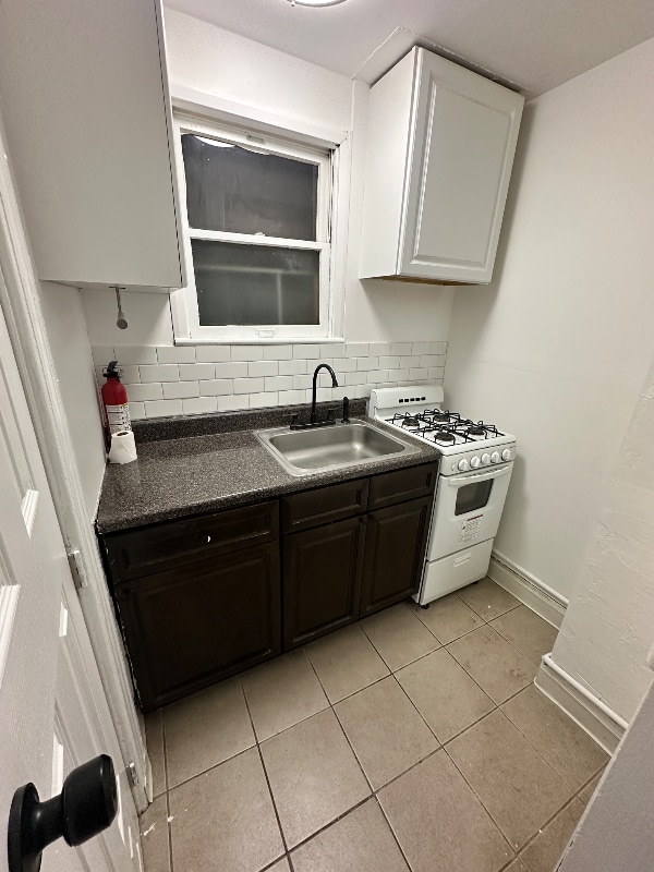 Building Photo - 225 Burgess Pl