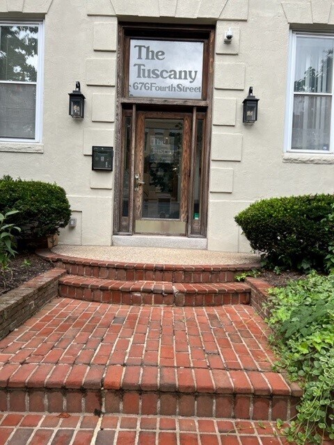 Foto del edificio - 676 4th St NE