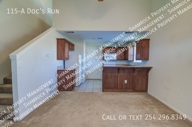 Building Photo - Cozy Duplex off Buster Chatham Rd