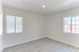 Building Photo - 309 N 16th St