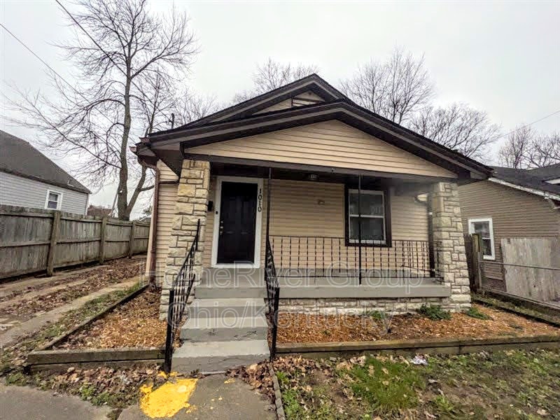 Primary Photo - 1010 Sale Ave