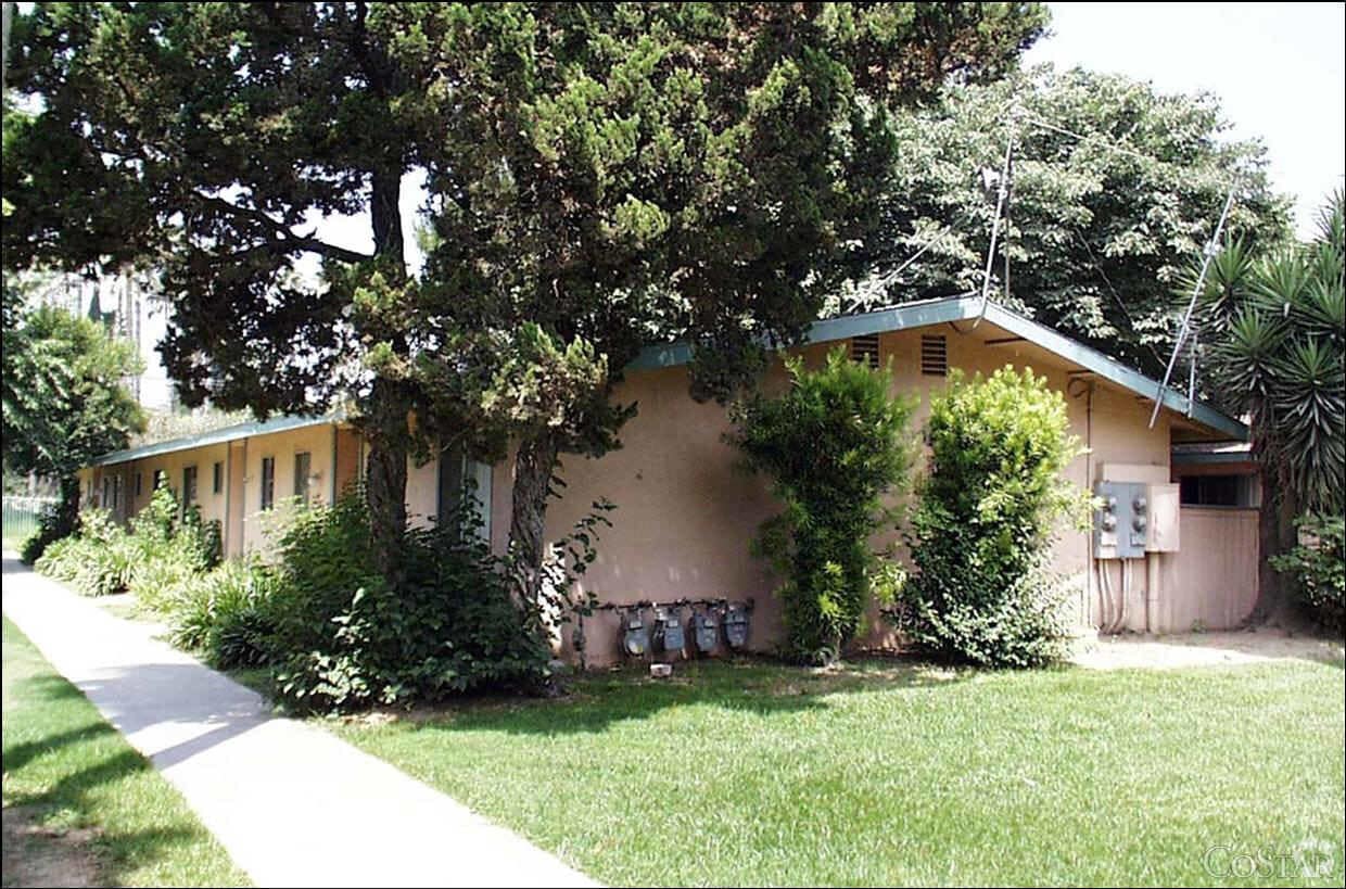 Primary Photo - El Rivino Apartments