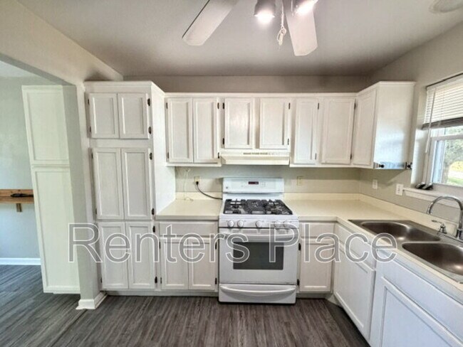 Foto del edificio - 5707 S Yukon Ave