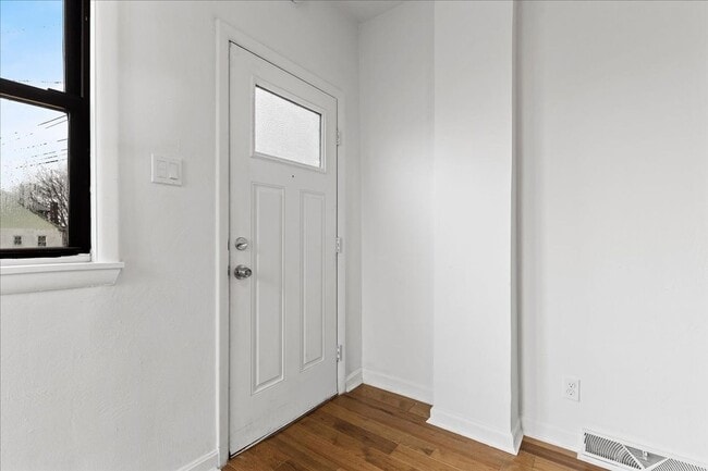 Foto del edificio - 1914-1918 B Street