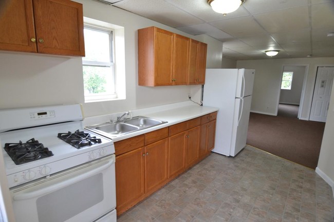 Building Photo - 404-406 Oneida St
