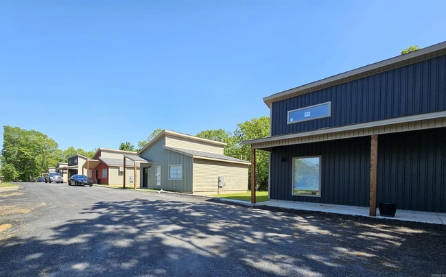 Building Photo - 2601 W Maddox Rd