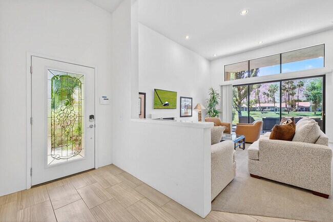 Building Photo - 55105 Oak-Hill