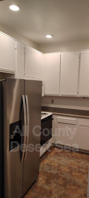 Foto del edificio - 640 W 4th St