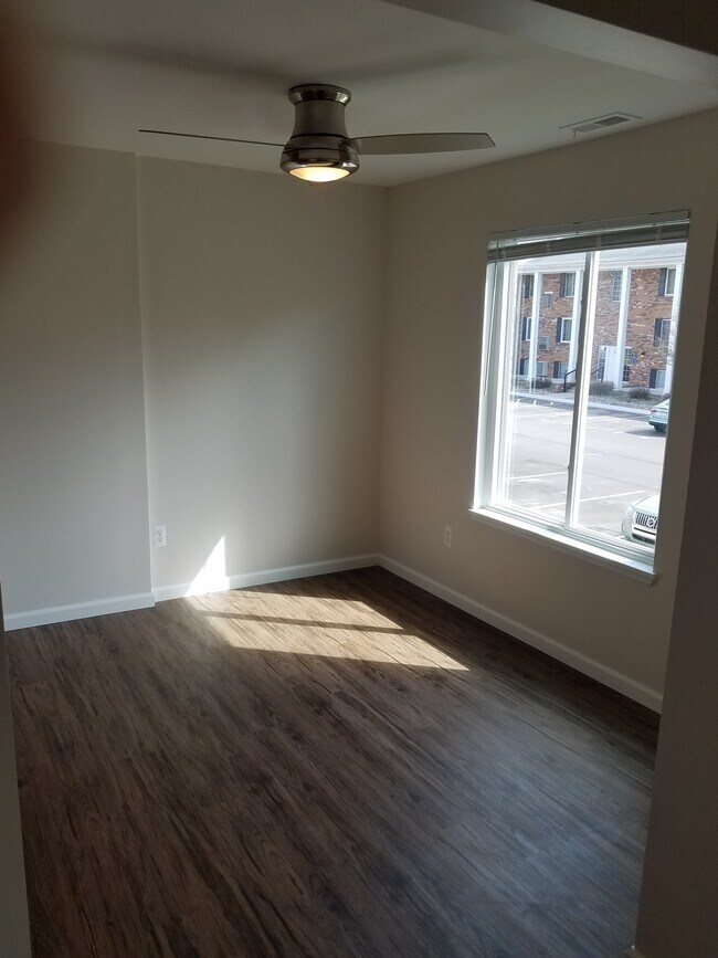 Dining Room - 507 W Highland Rd
