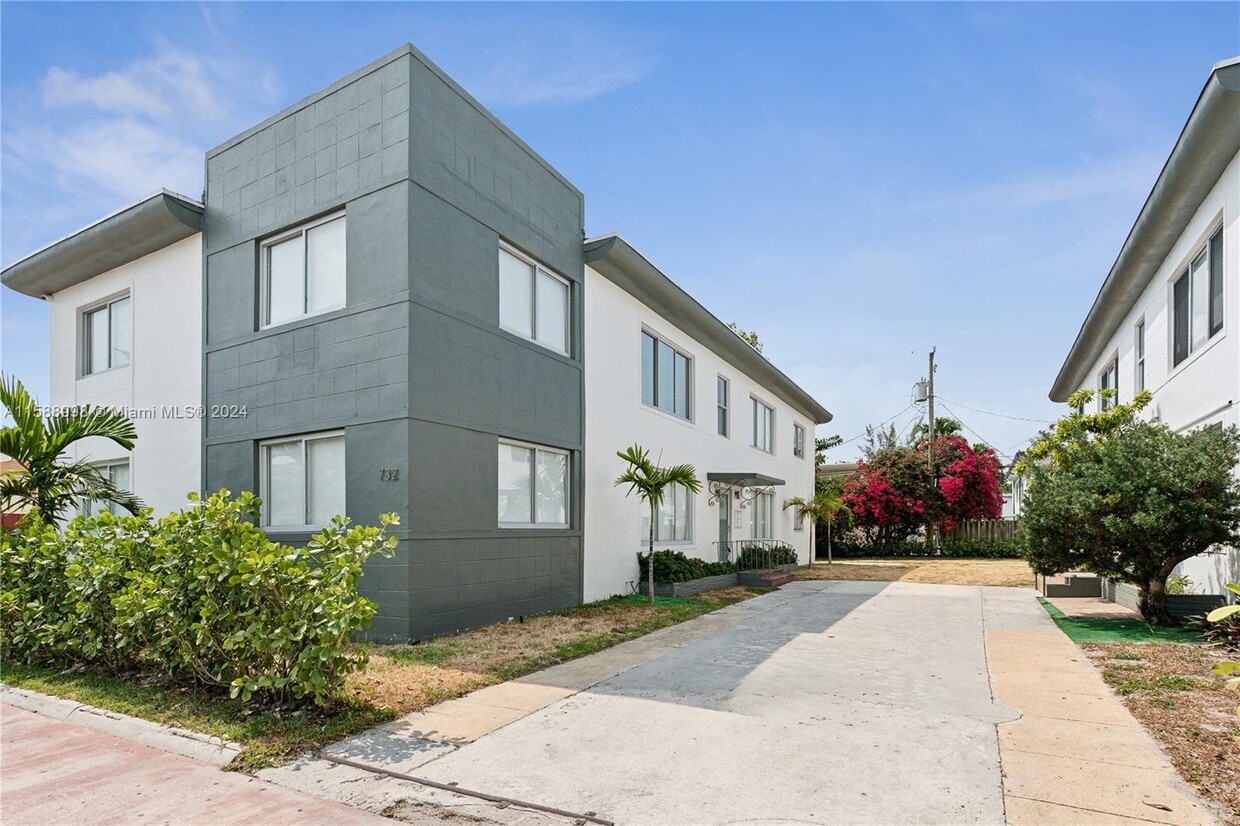 Foto principal - 732 82nd St