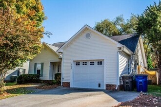 Building Photo - 1925 Cedar Ridge Ln