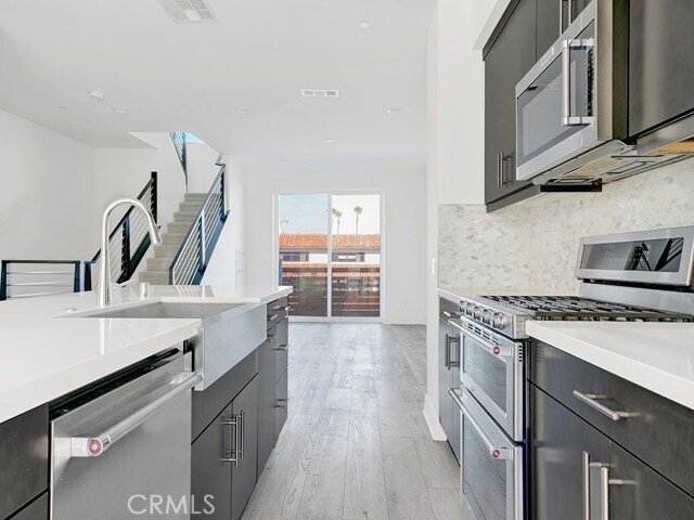 Foto del edificio - 683 W 17th St