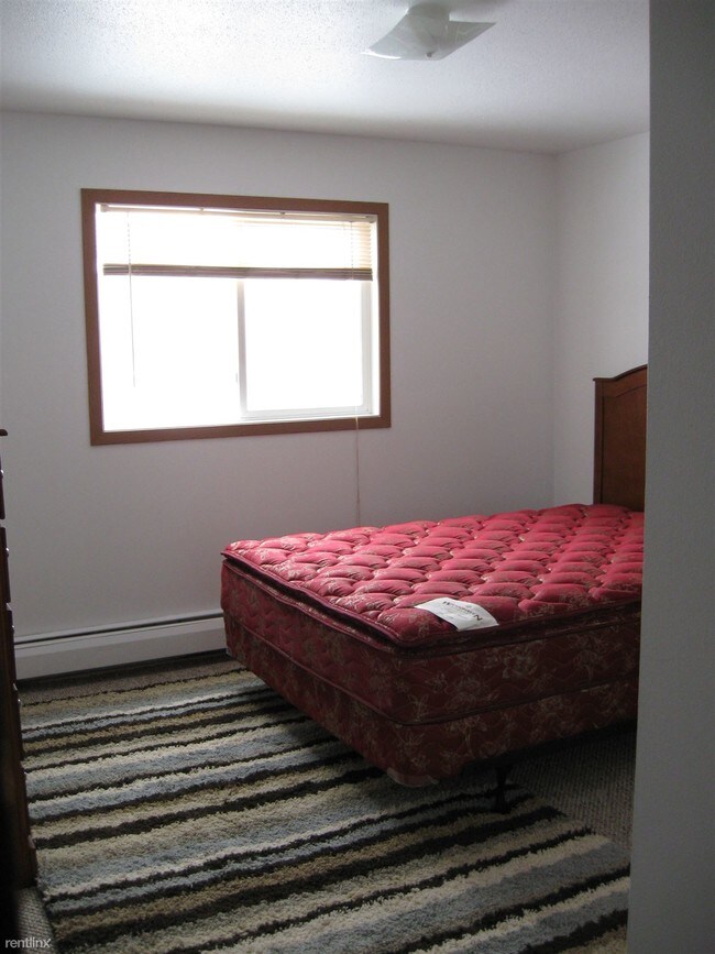 Building Photo - 2 br, 1 bath Apartment - 1507 11th Ave NE
