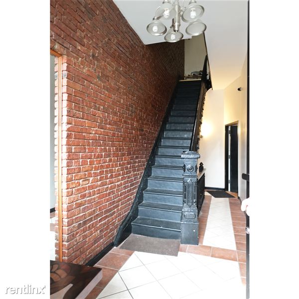 Building Photo - 377 Vernon Ave