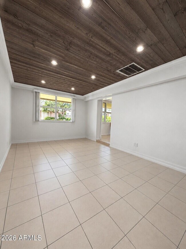 Foto del edificio - 5035 N 70th St