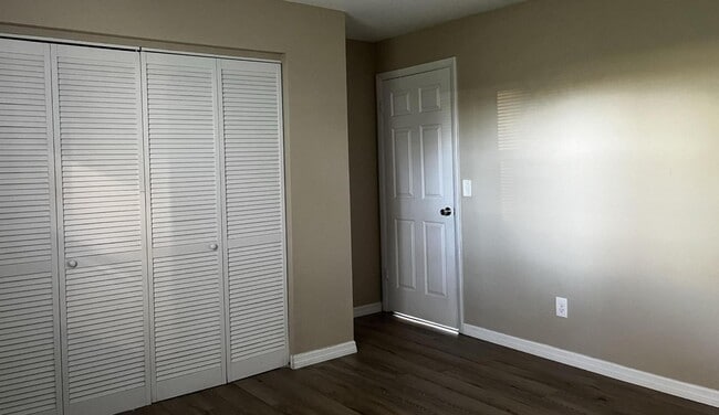 Building Photo - 2050 Oleander Blvd