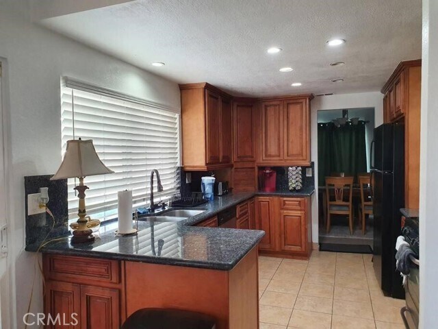 Foto del edificio - 15858 Montgomery Dr