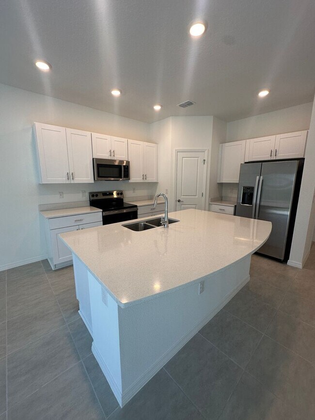 Foto del edificio - Brand New Townhome in Riverfront Community