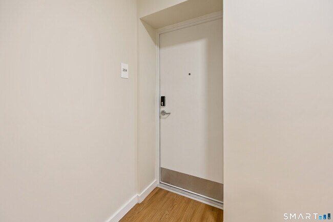 Foto del edificio - 1355 Main St