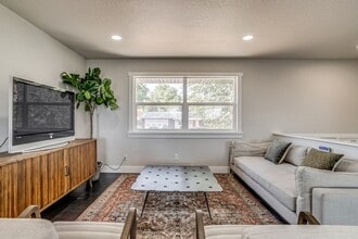 Building Photo - 482 W 80th Ave