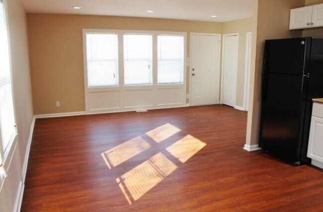 Foto del edificio - 3131 Thayer St