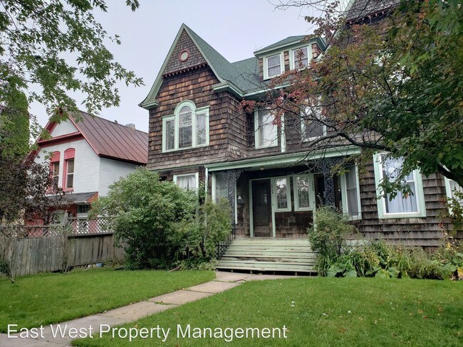 Building Photo - 1722-1724 Hughitt Ave