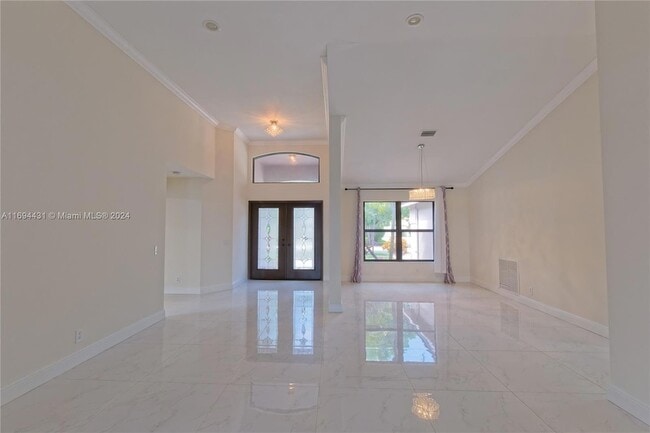Building Photo - 700 Verona Ct