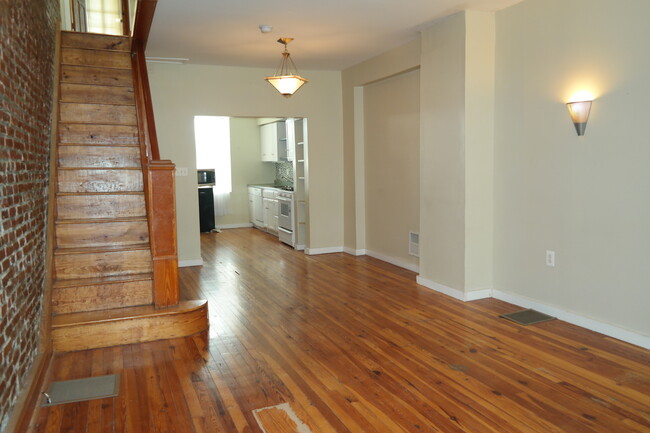 Building Photo - 2BR/1.5BA Townhouse in Brewers Hill