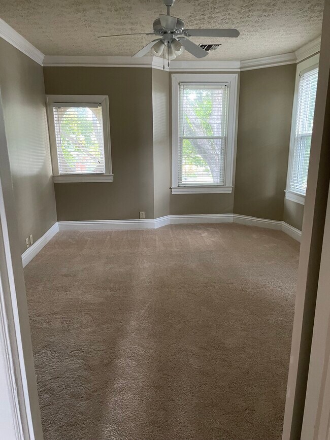 Bedroom - 105 Crescent Ct