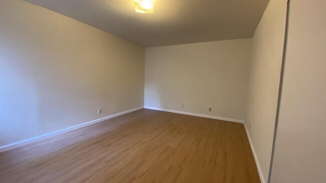 Foto del edificio - 5871-5873 Mission St