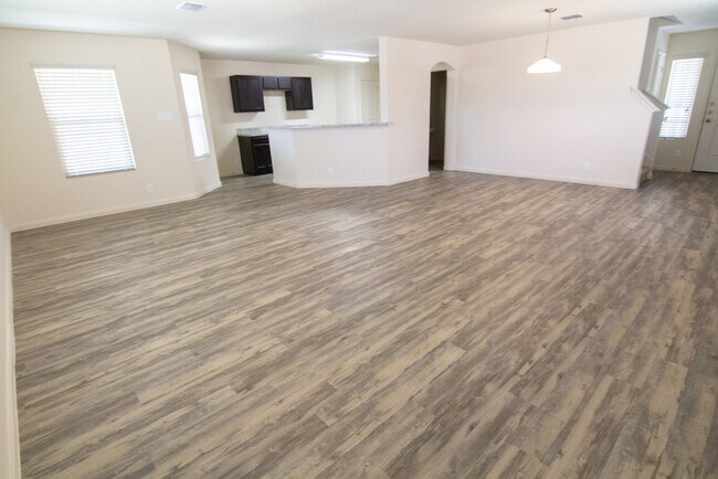Building Photo - Tesoro Hills - 5107 War Horse Drive, San A...