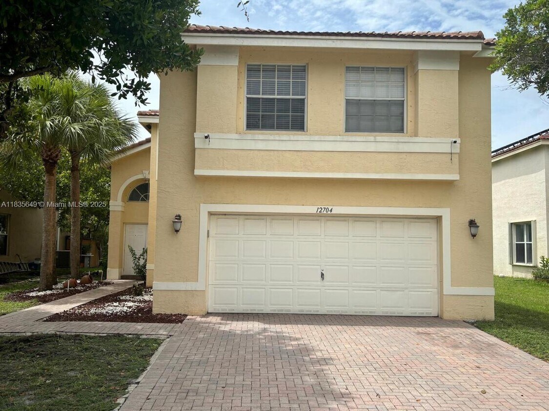 Foto principal - 12704 SW 42nd St