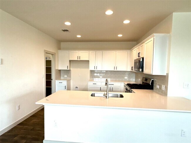 Building Photo - 4712 Quarrybank Dr.