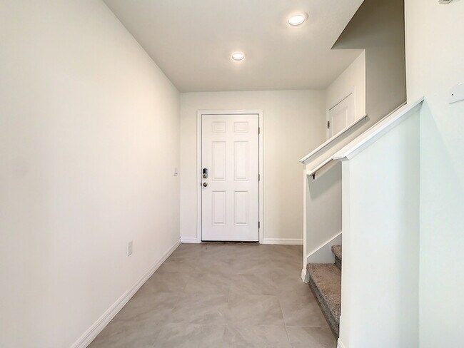 Building Photo - Like New Home For Rent in Creek Preserve