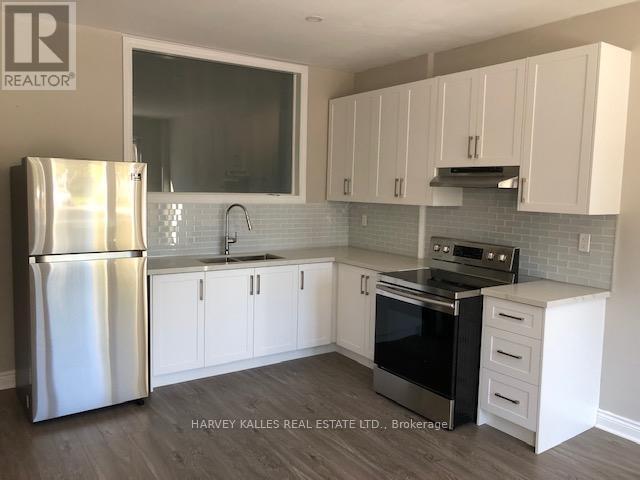 Photo principale - 647-647 Vaughan Rd