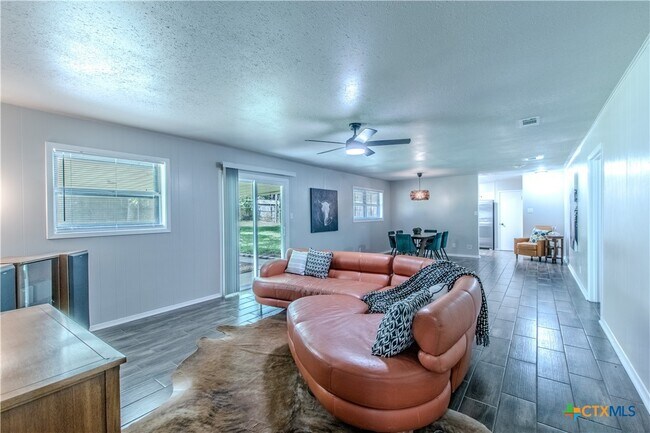 Foto del edificio - 213 E Upshaw Ave