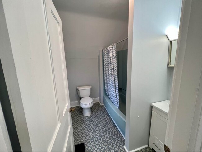 Foto del edificio - 101 W Russell St