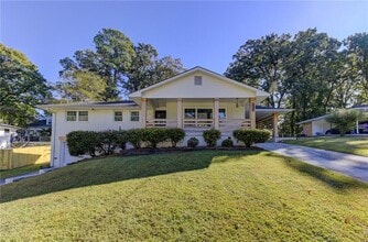 Building Photo - 2325 Elmwood Cir SE