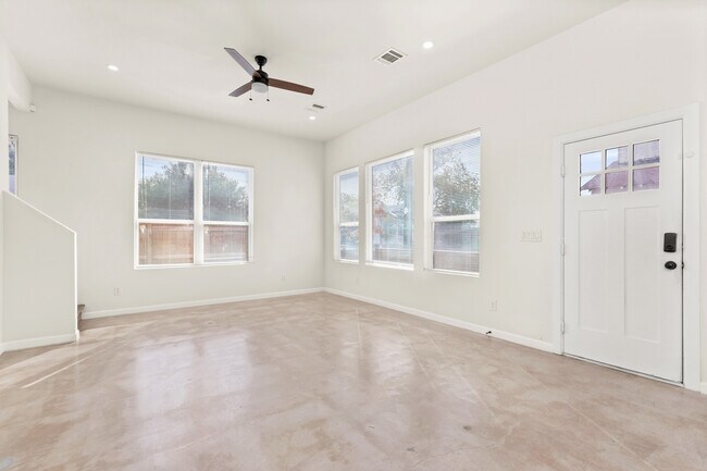 Foto del edificio - 725 Virginia Blvd