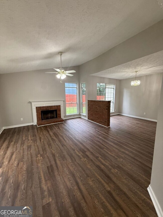 Foto del edificio - 10375 Larrack Ct