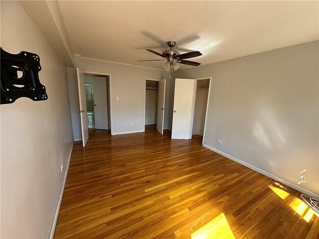 Building Photo - 92-30-56 Avenue -6M